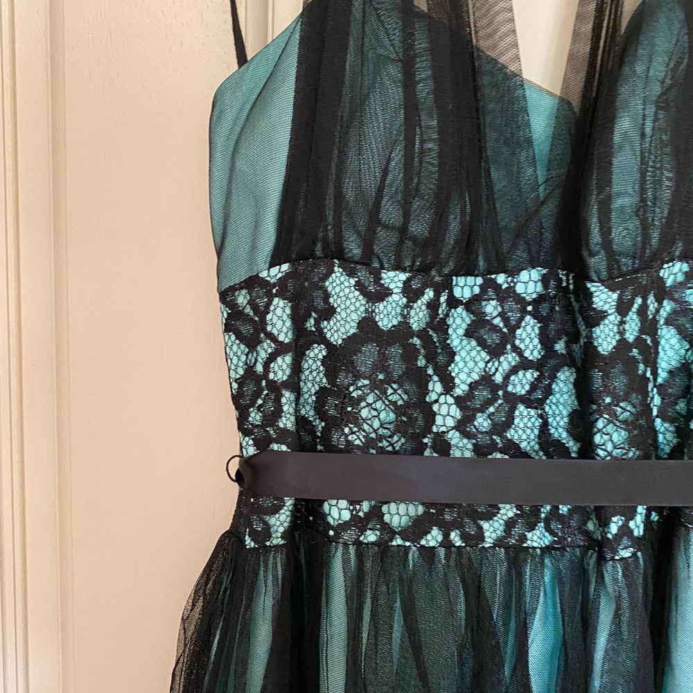 Cache dress - Picture 4 of 8